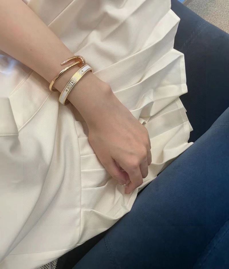 chr1st1an D10r bracelets